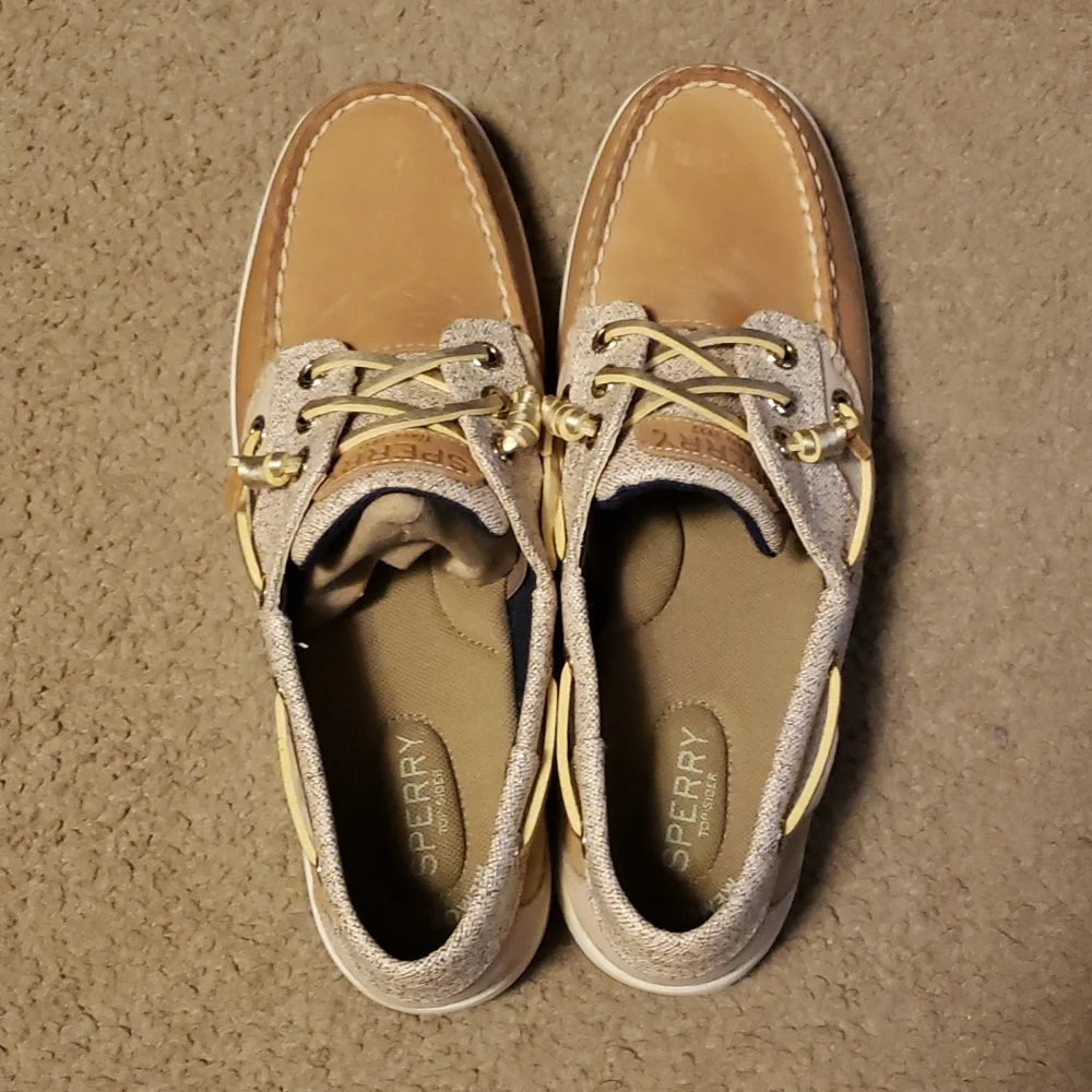 Sperry - Picture 1 of 2